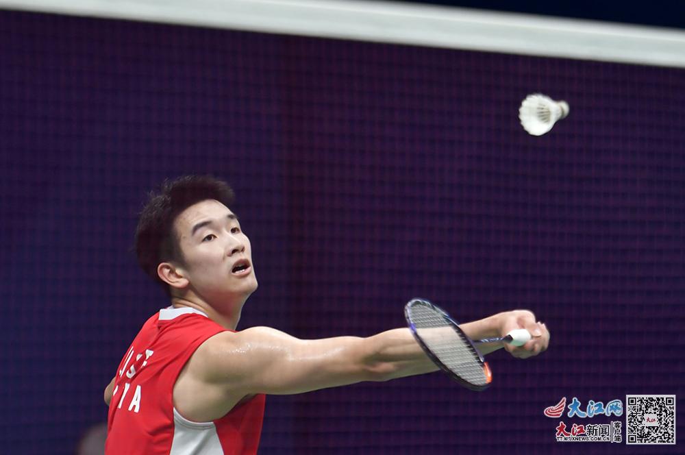 在保持膝关 在保持膝关