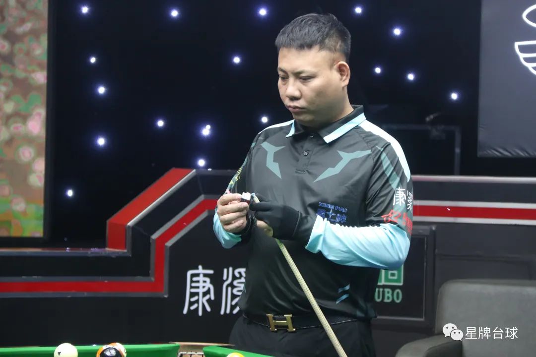 心球员的重 心球员的重