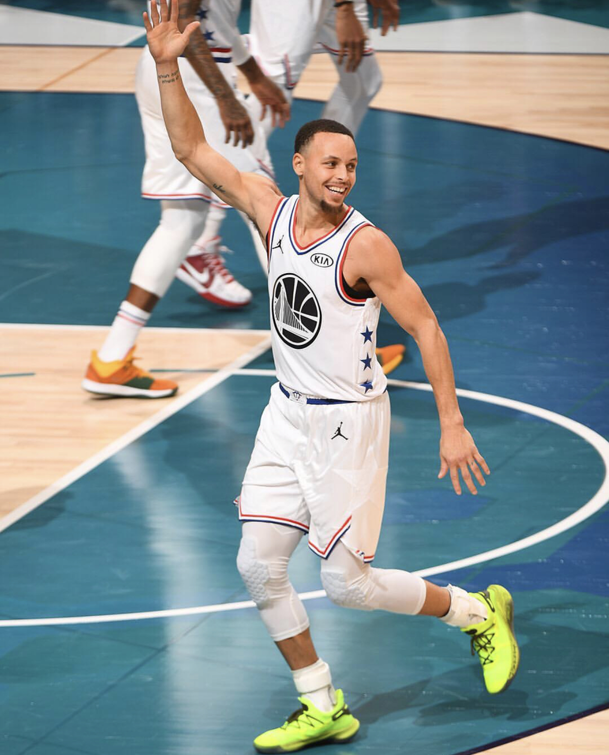 二是边后卫 二是边后卫